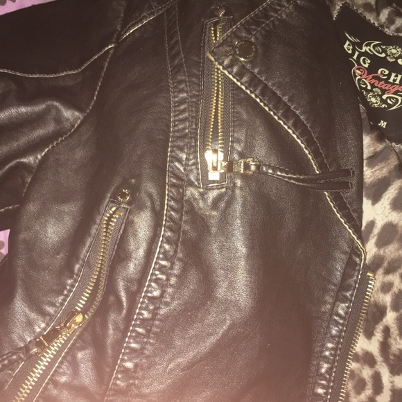 Leather jacket - Picture 4 of 6